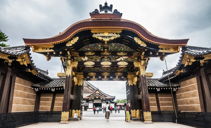 Kyoto Imperial Palace & Nijo Castle Small Group Guided Walking Tour