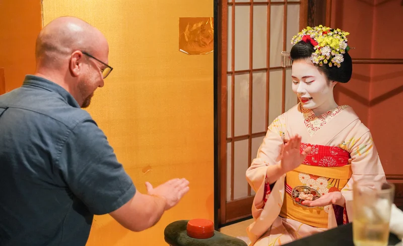 Dinner with Maiko in a Traditional Kyoto Style Restaurant Tour