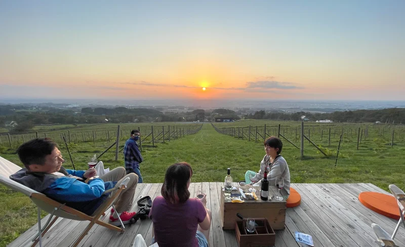 Private terrace with a spectacular view: Maoi Vineyard Hill (Hokkaido)