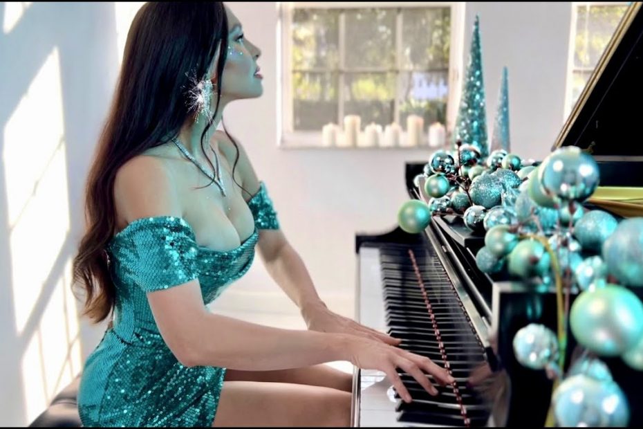 Lola - Christmas Medley