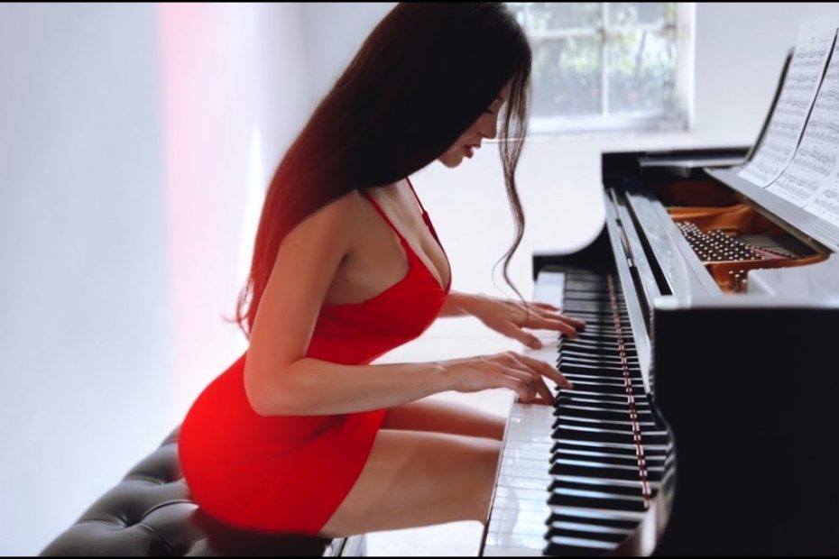 Lola - Waltz in B Minor by Chopin (Relaxing Piano Music)