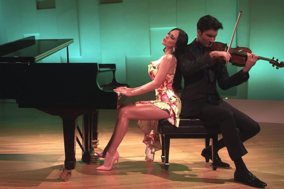 Lola Astanova & David Aaron Carpenter - Song from a Secret Garden
