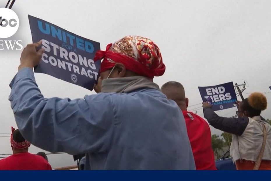 Autoworkers prepare to strike