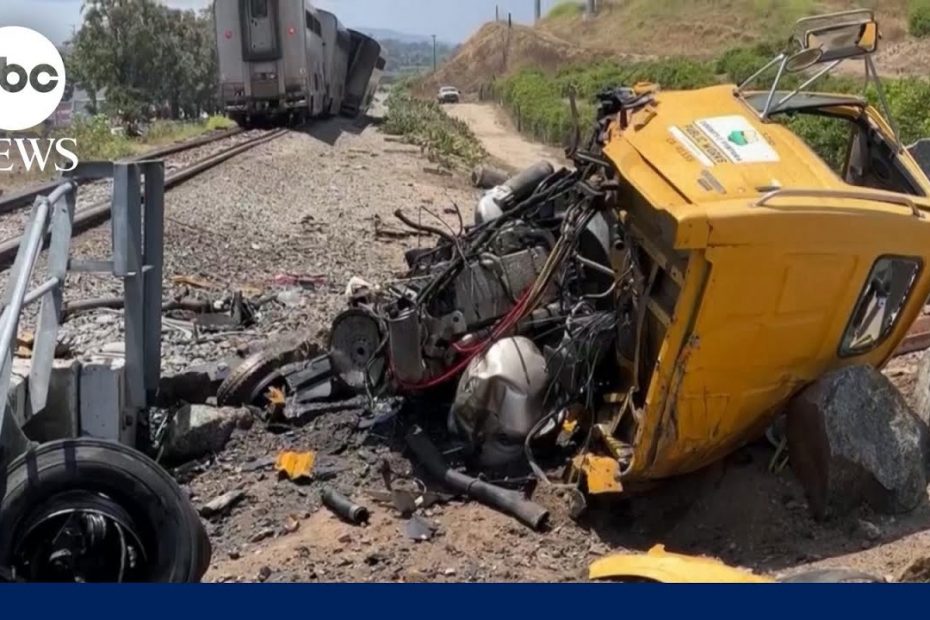 Amtrak cars derail after collision l GMA