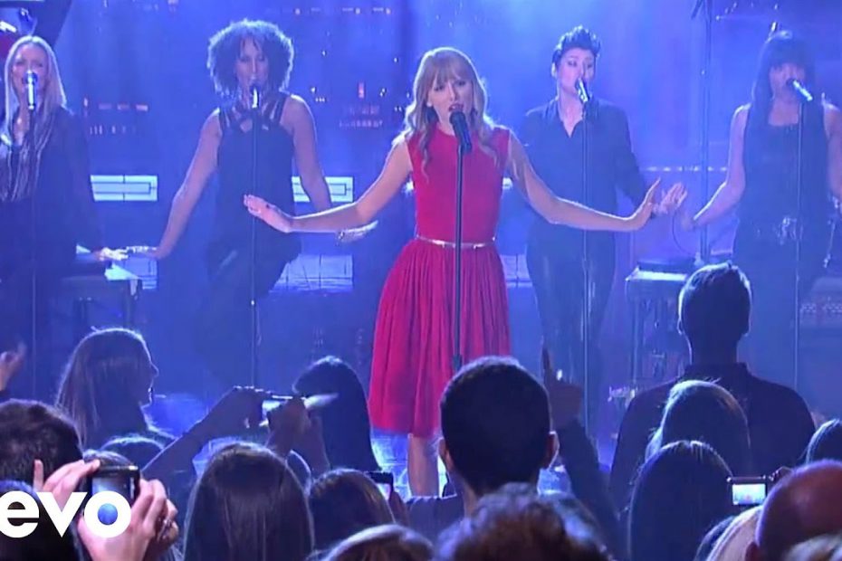 Taylor Swift - We Are Never Ever Getting Back Together (Live from New York City)