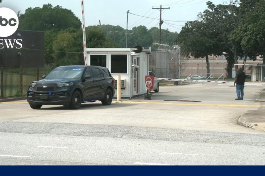 Trump heads to Fulton County Jail for booking