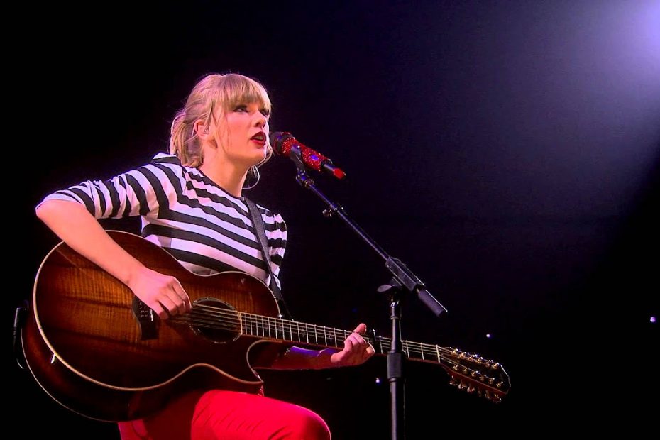 "Sparks Fly" (acoustic) Live on the RED Tour!