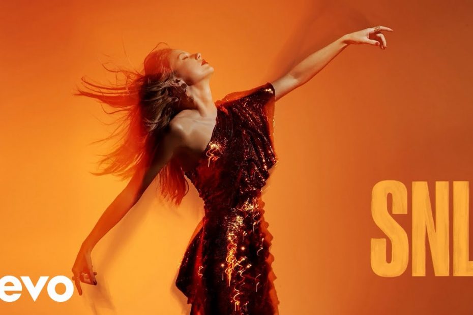Taylor Swift - All Too Well (10 Minute Version) (Live on Saturday Night Live)
