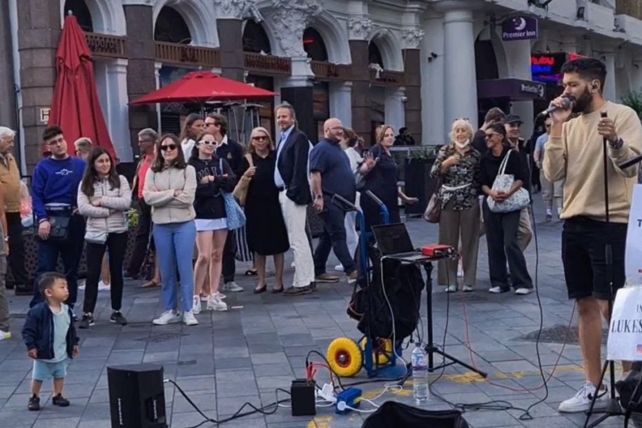 The Most Wholesome 35 Seconds Video You'll Watch Today | Adele - Easy On Me (Luke Silva Cover)