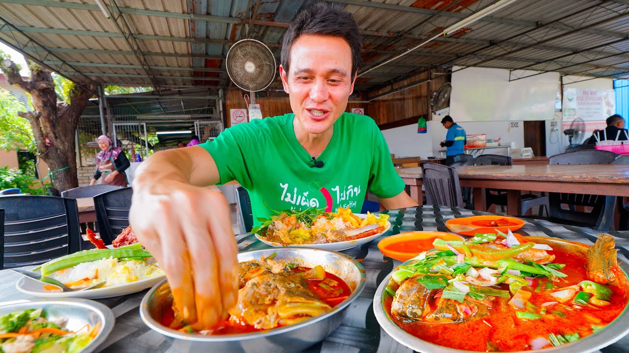 Fish Head Curry Heaven!!   MALAYSIAN FOOD + Durian Season in Penang, Malaysia!!