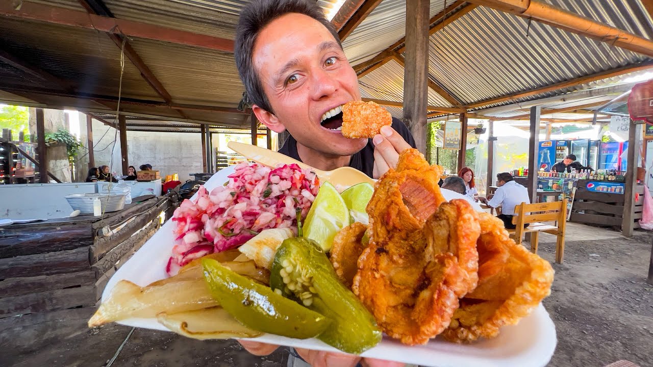 Street Food in Guatemala!!   CRISPIEST CHICHARRON with Jalapeños!!
