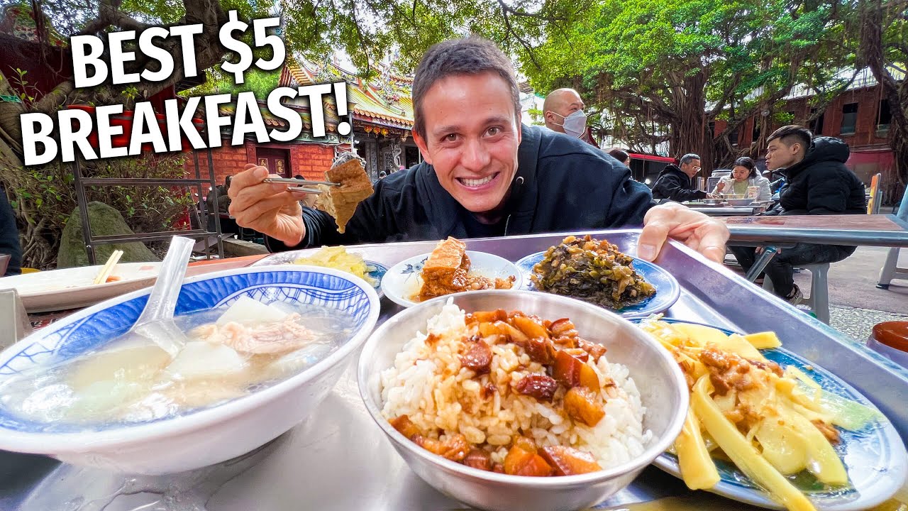 8 AM Taiwanese Street Food Tour!!    BREAKFAST BUFFET + Danzai Noodles in Taiwan!!
