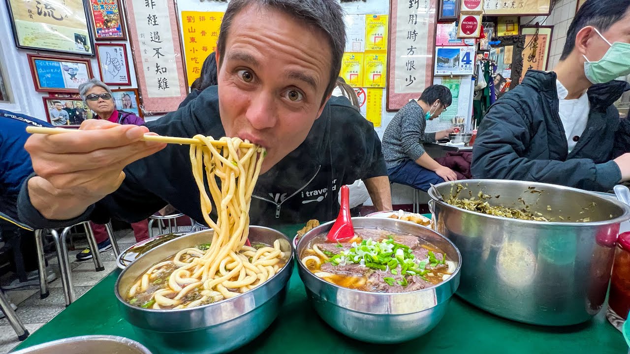 Taiwan Street Food – BEST BEEF NOODLES + 5 Must Eat Foods in Taipei!!