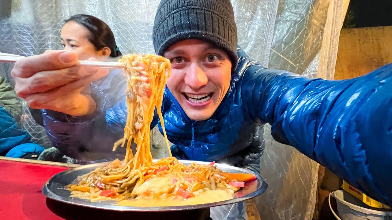 Japanese Street Food – ORIGINAL FRIED RAMEN + 5 Must Eat Foods in Fukuoka, Japan!!