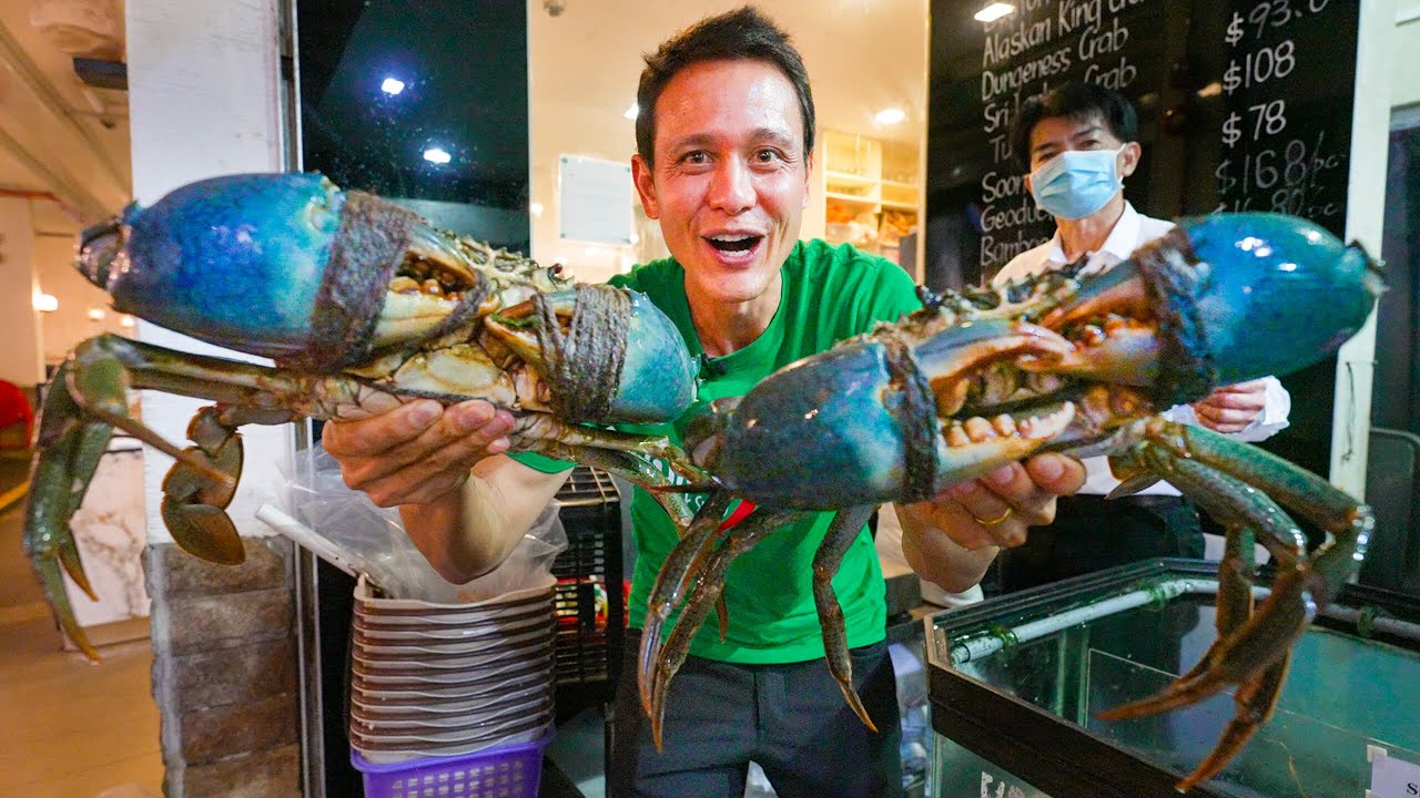 Monster-Sized SINGAPORE CHILLI CRAB!!   Original + Best Chilli Crabs in Singapore!!