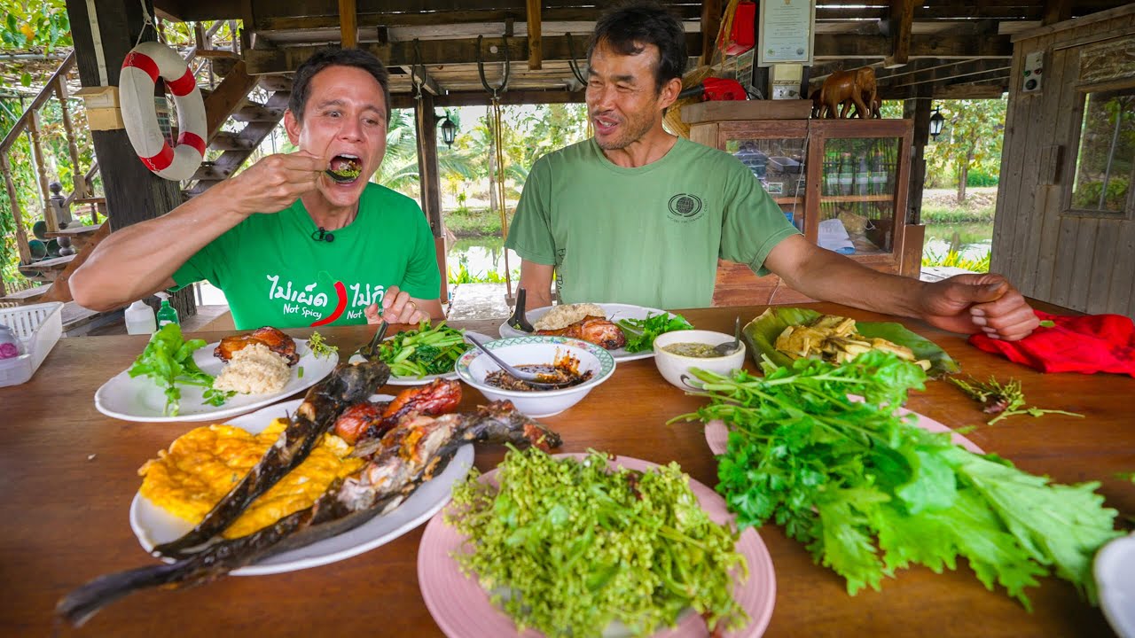 Extreme Food Backyard!! SMOKED CATFISH + Jungle Beans – Thailand Farm to Table!!