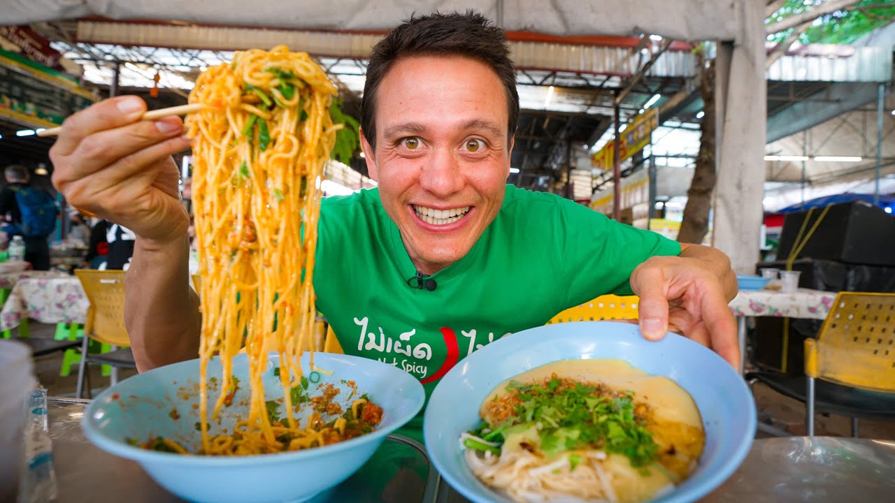 Asian Street Food – EGG NOODLES + SAMOSAS! | Friday Morning Market in Chiang Mai, Thailand!