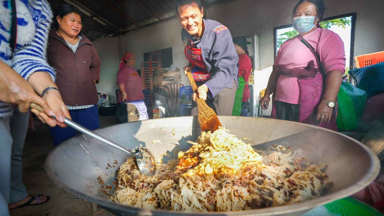 Food for 300 PEOPLE on Christmas!!   Akha FOOD CELEBRATION in Chiang Mai, Thailand!!