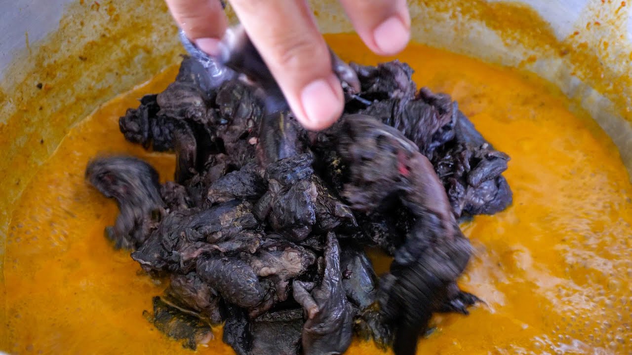 Village Food in Thailand – UNIQUE BLACK CHICKEN!! | Best Thai Food in Trang (ตรัง), Thailand