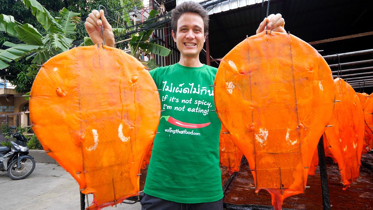 Unique Thai Food – DUCK GUITAR!! Extreme Crispy Skin in Bangkok!