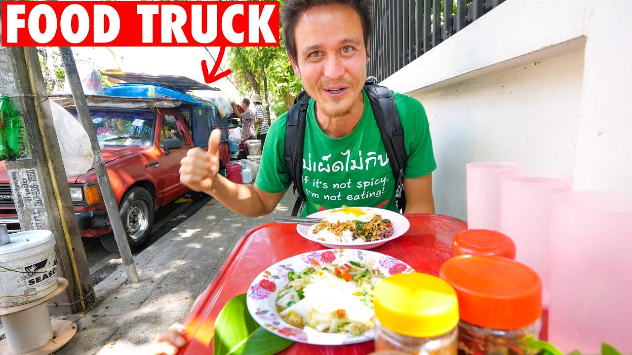 Eating at ORIGINAL THAI FOOD TRUCK!     Asian STREET FOOD on Wheels!