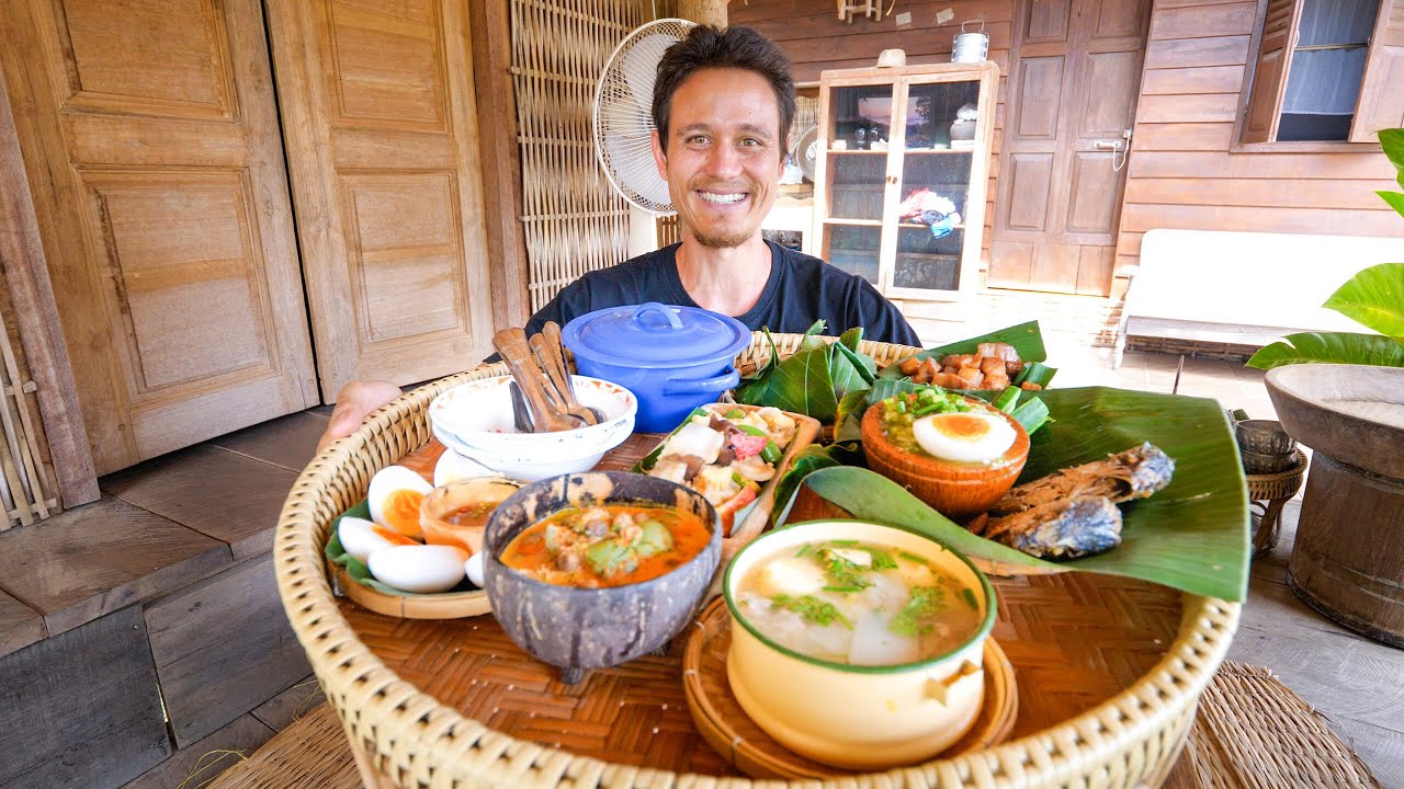 Green Bamboo Curry!! VILLAGE THAI FOOD in Sukhothai, Thailand!   บ้านนาต้นจั่น