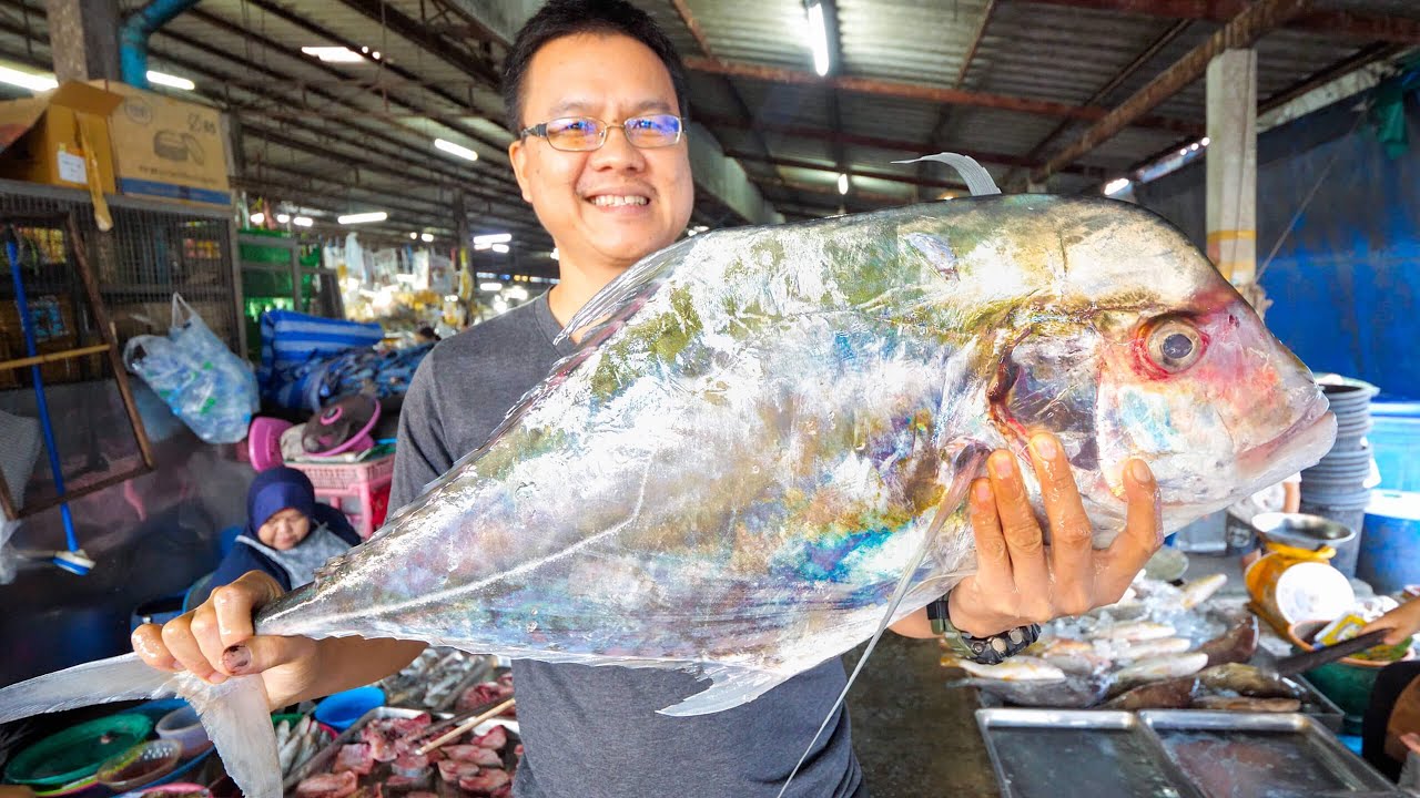 Thai Street Food – AFRICAN POMPANO!!   Market to Table in Phang Nga, Thailand!!