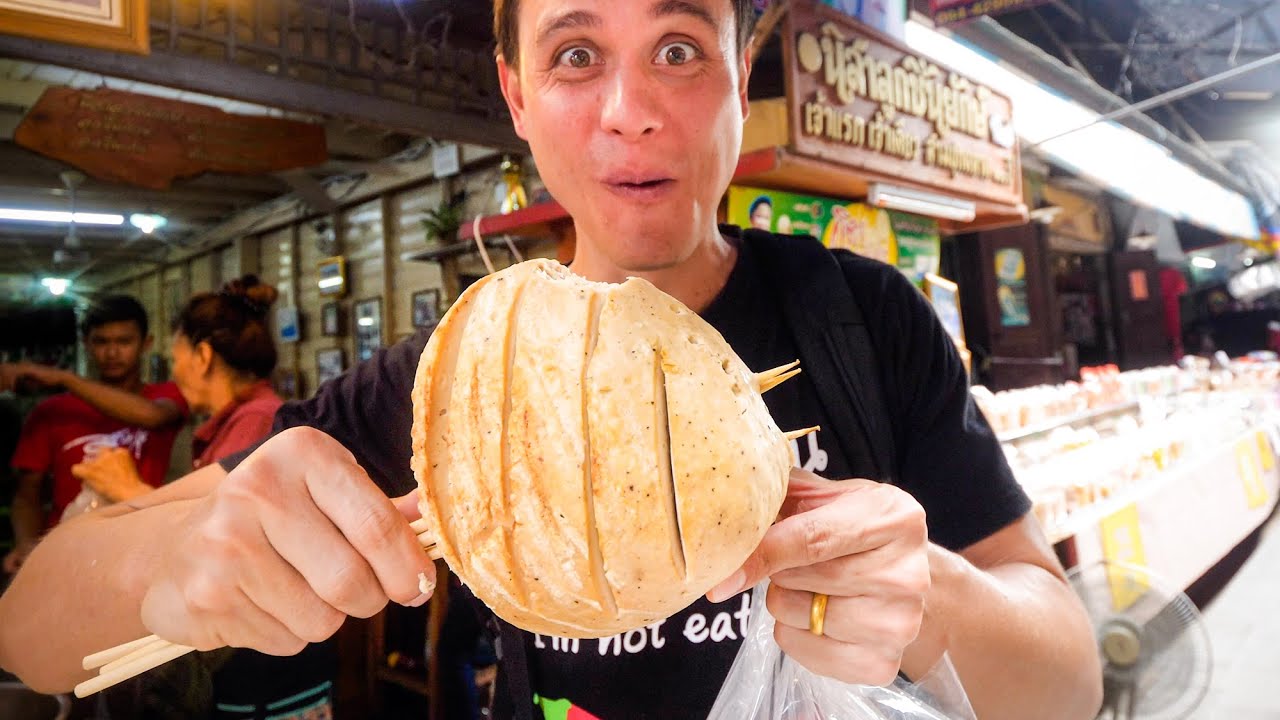 Thai Chinese Street Food – HEAD SIZED MEAT BALLS at 100-Year Sam Chuk Market! | ลูกชิ้นยักษ์