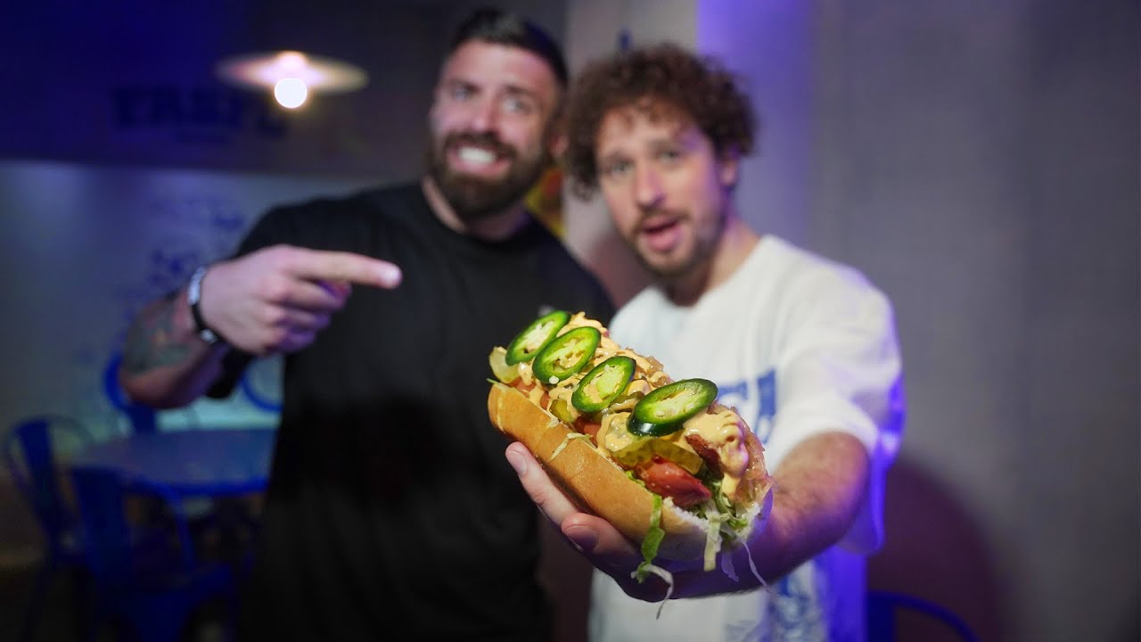 Preparando el hotdog MÁS PICANTE   (Ft. Esttik) | Perritos calientes