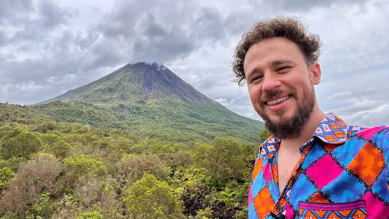 Caminando por un volcán activo en Costa Rica | VOLCÁN ARENAL