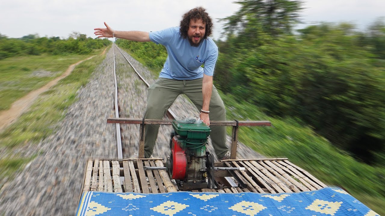 Viajando en el famoso TREN DE BAMBÚ en Camboya