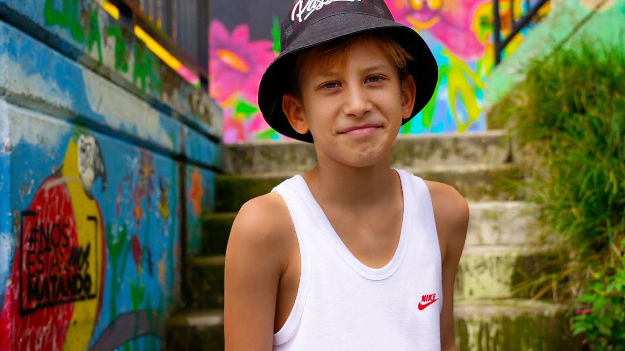 La Comuna 13: El peligroso barrio que se transformó con arte | MEDELLÍN