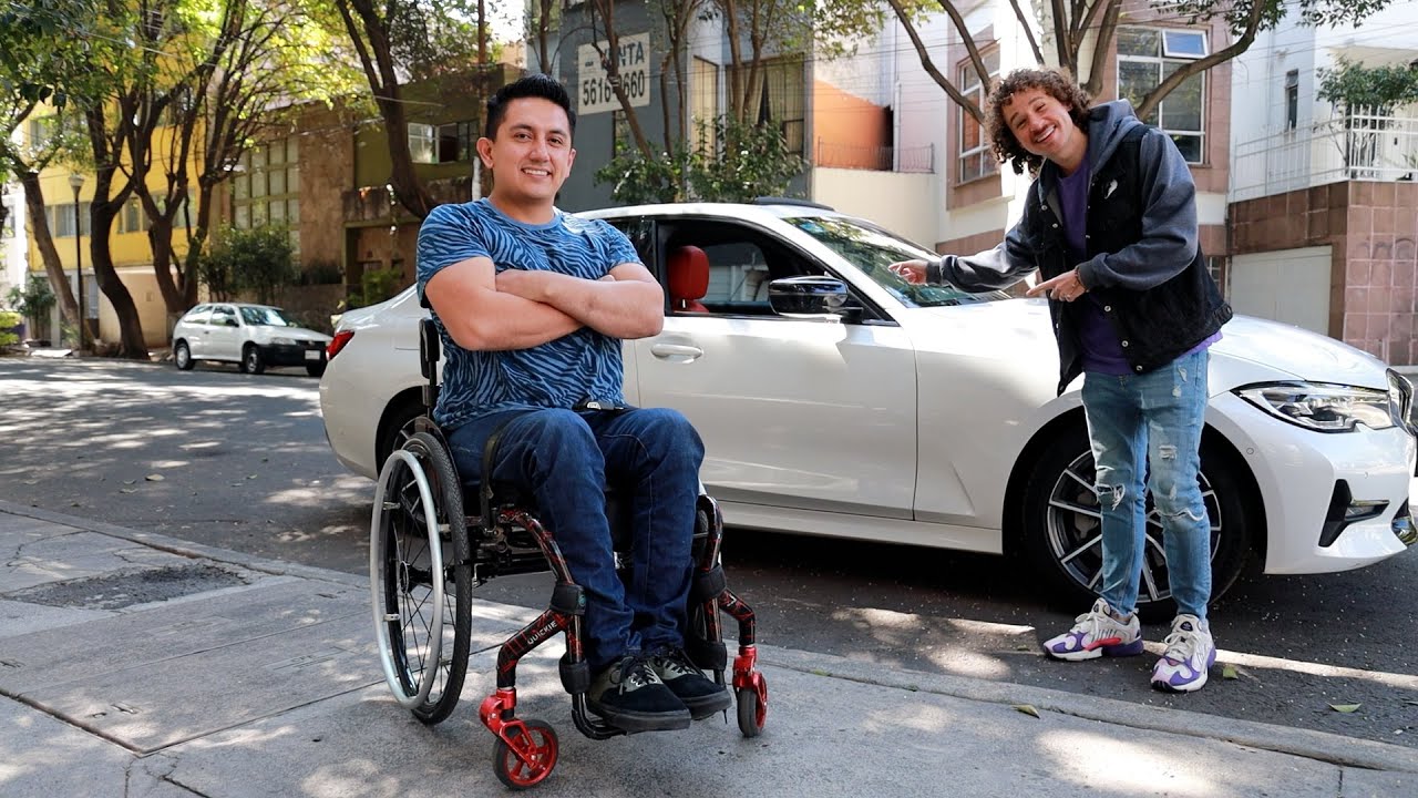 ¿Cómo conduce un auto alguien en silla de ruedas?
