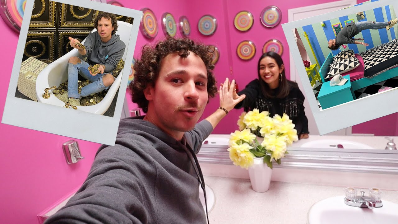 Visitando el museo para tomar SELFIES divertidas de Instagram