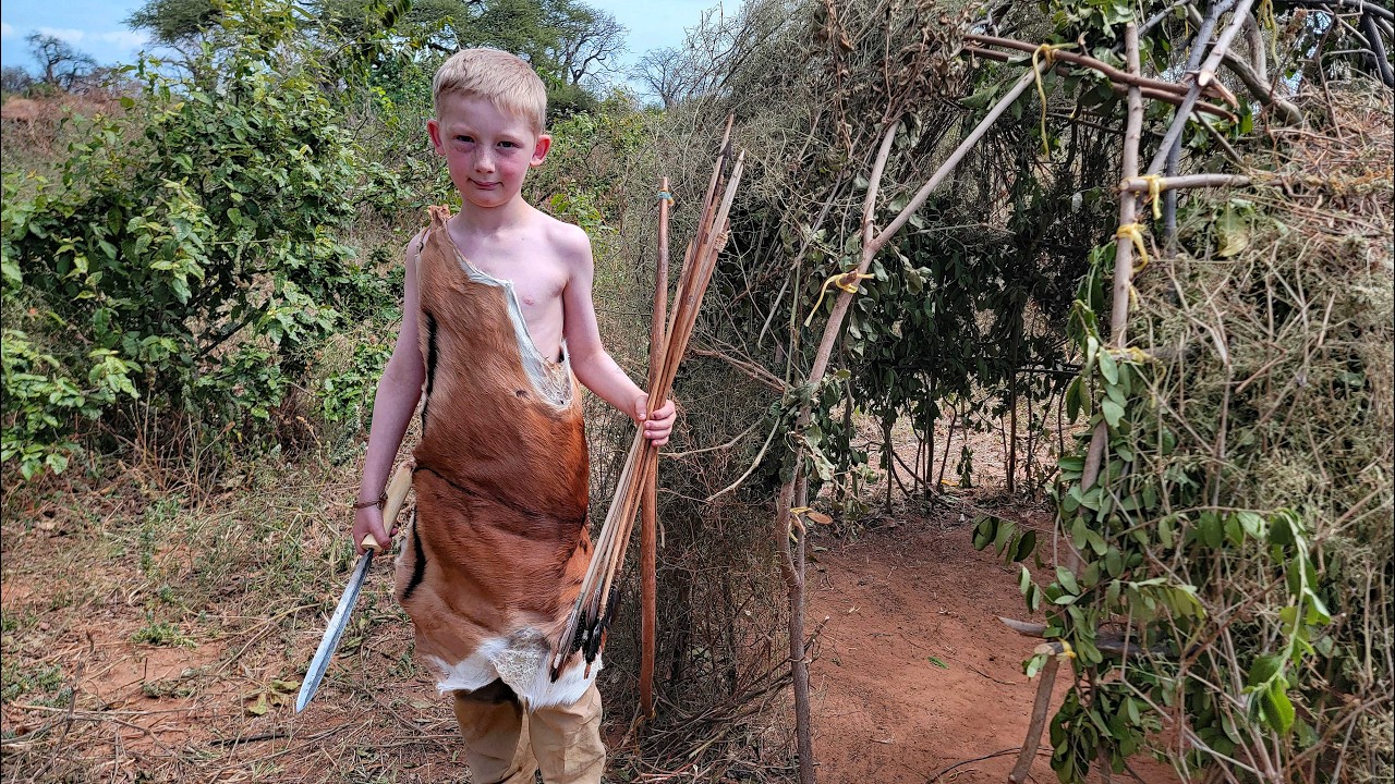 Hunting & Camping with Hadza Tribe in Africa – Forging Spears, Foraging Honey & Primitive Survival