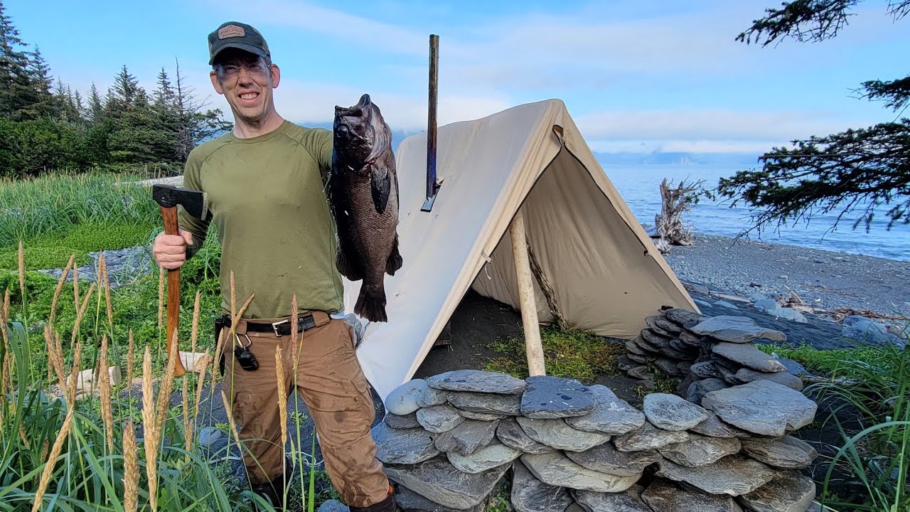 4 Days Alone in Alaska – Bushcraft Camping & Foraging Food