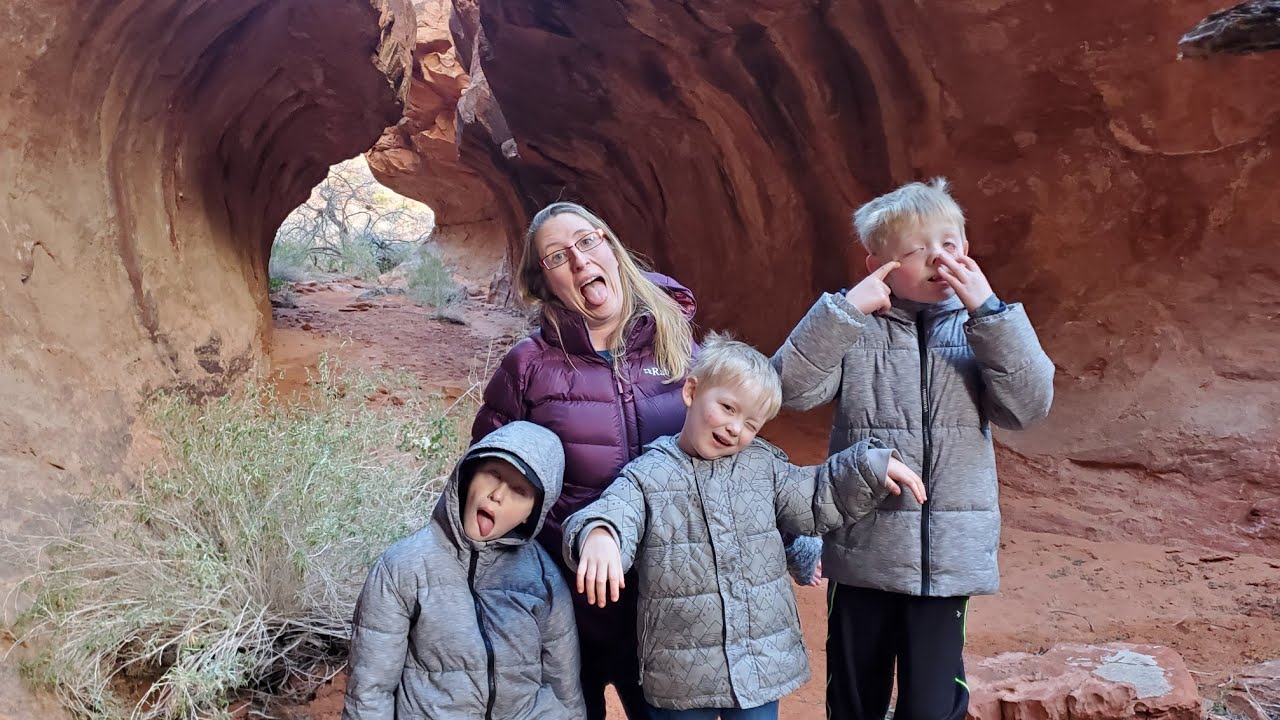Desert Camping in Nevada. – 4×4 Adventure, Slot Canyons & Amazing Food