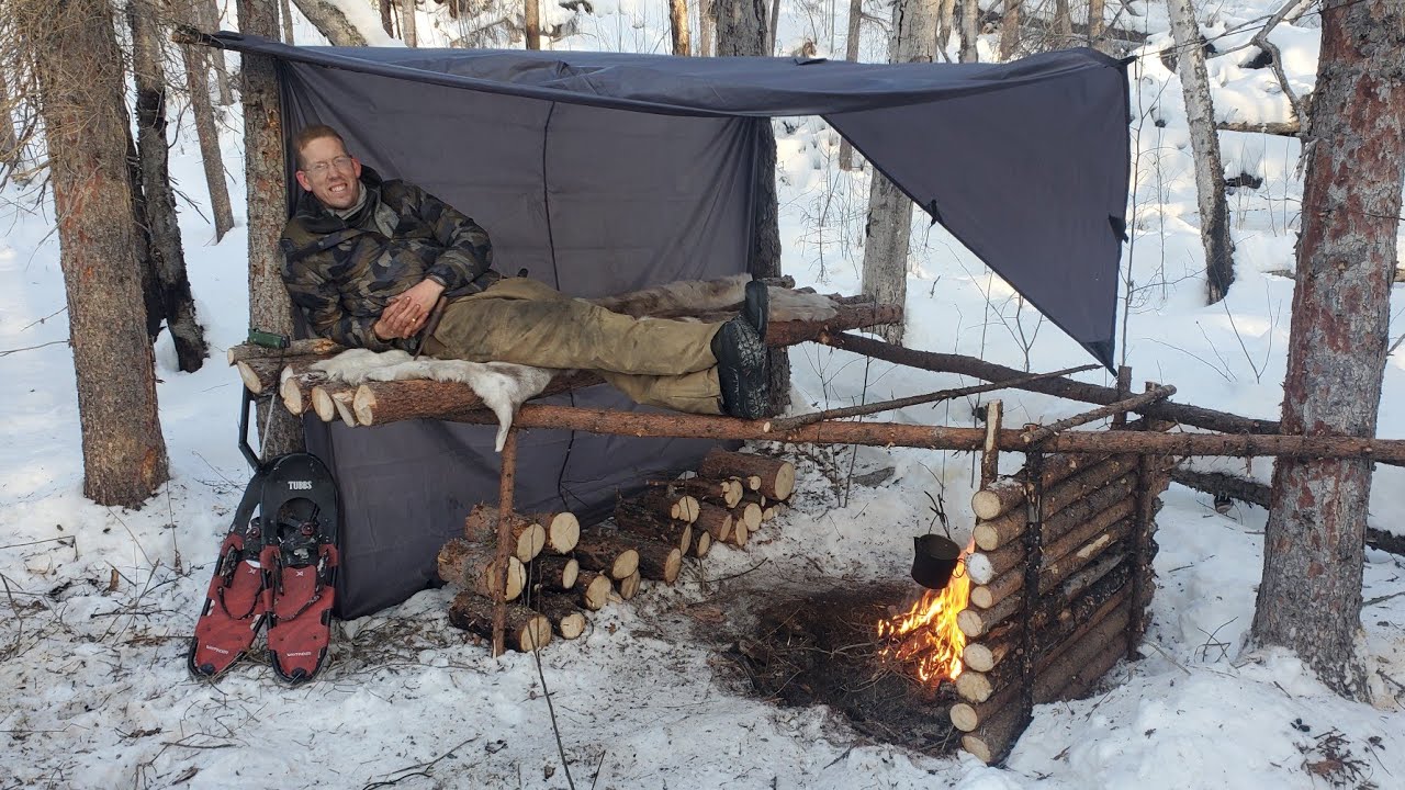 Winter Camping in Raised Bushcraft Shelter – Level 100 Campfire Cooking