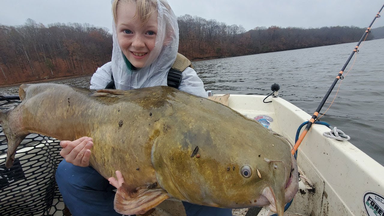 200lb (100 kg) Fishing Challenge – 3 Days Catching Massive Catfish & Carp