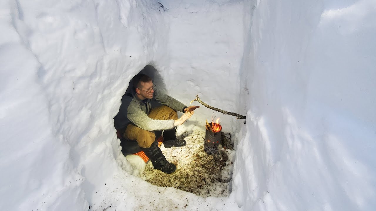 Survival Camping 9ft/3m Under Snow – Giant Winter Bushcraft Shelter and Quinzee