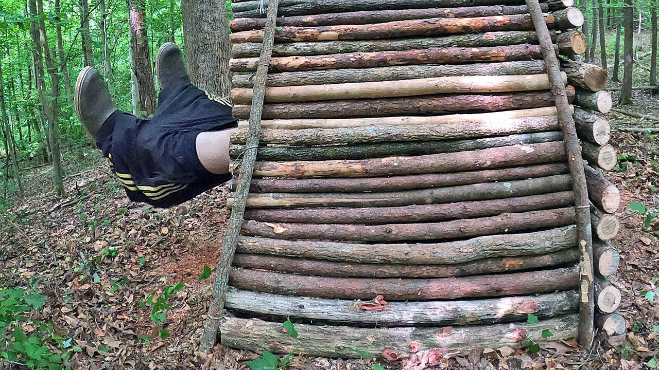Bushcraft Outhouse & Survival Shelter – 5 Tips for How to Poop in the Woods (3 Day Campout)