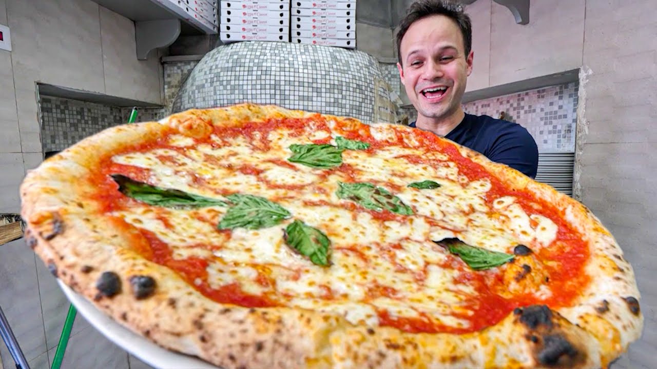 Most EXTREME Street Food in Italy – The ULTIMATE Street Food Tour of Naples w @CulinaryBackstreets !