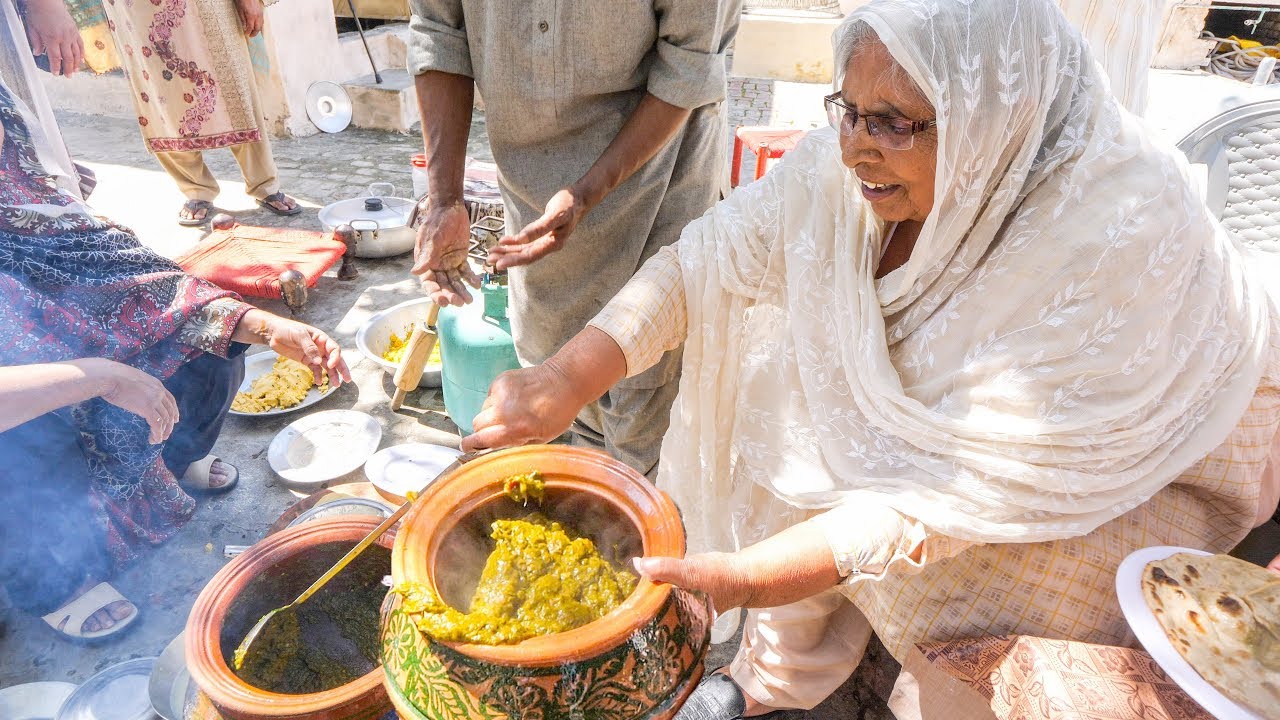 Village Food in Pakistan – Chicken Curry by Grandma + COW DUNG Tandoori + Village Cooking FEAST