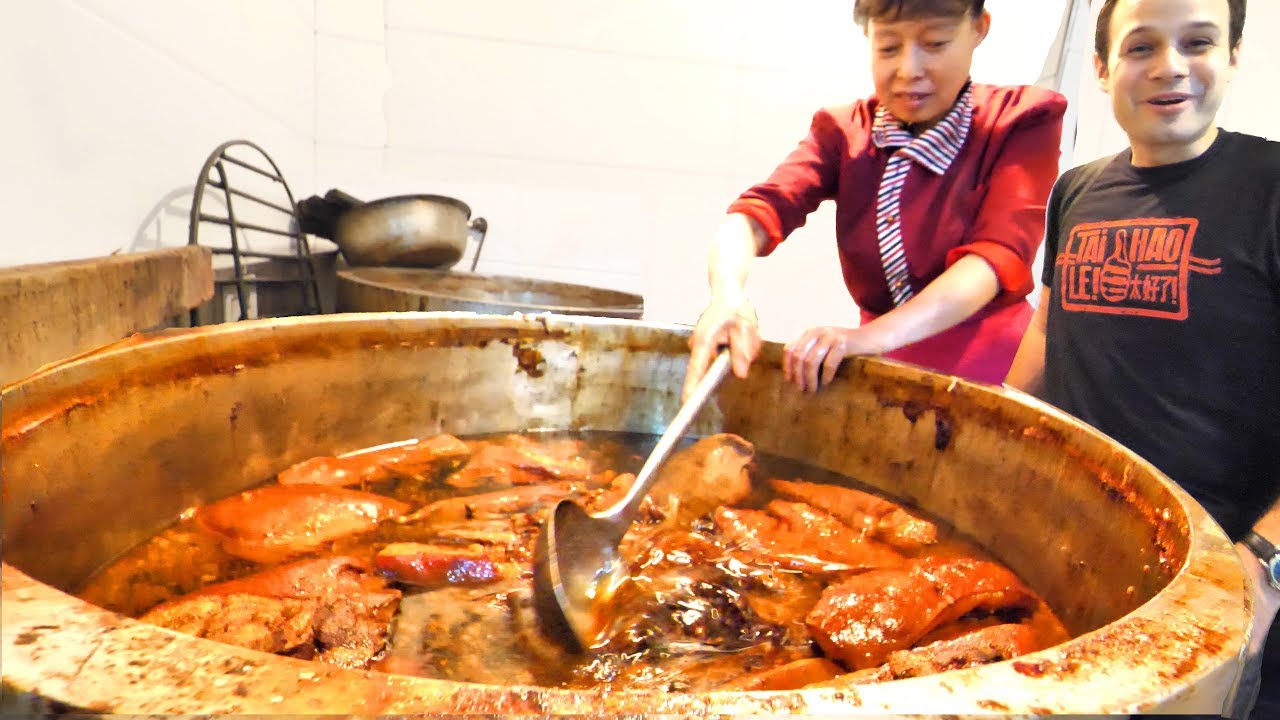 Chinese Street Food Tour in Xi’an, China | Street Food in China GOD LEVEL Noodles +  SPICY BBQ