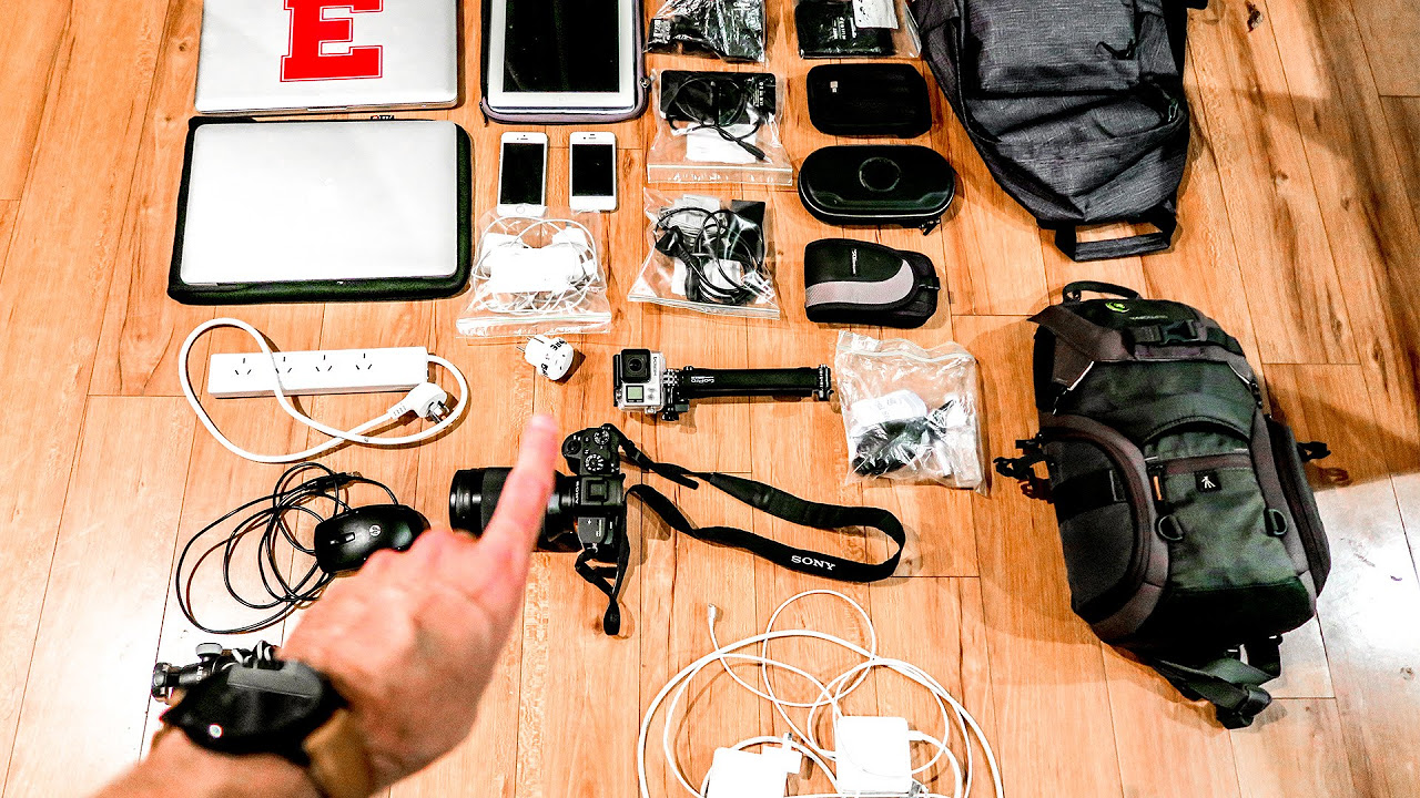 WHAT’S IN OUR TECH TRAVEL BAG?