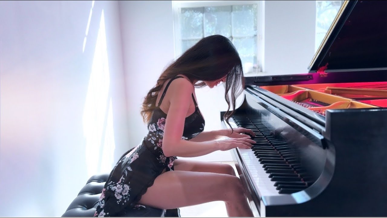Lola – Daydream in Winter Garden (Original)