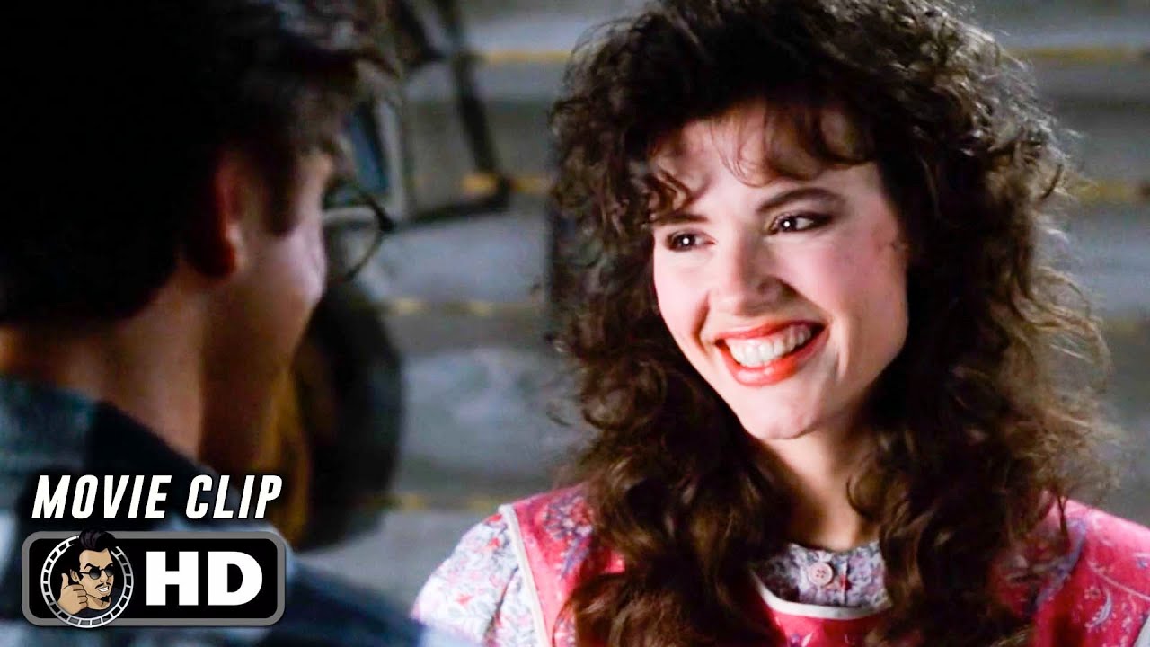 BEETLEJUICE Clip – “Gifts” (1988) Tim Burton