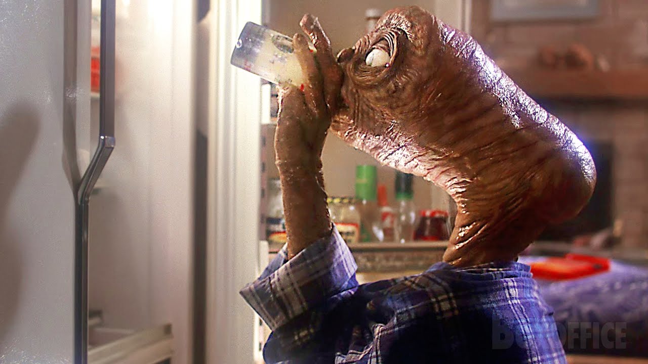 Alien gets drunk! | E.T. the Extra-Terrestrial | CLIP