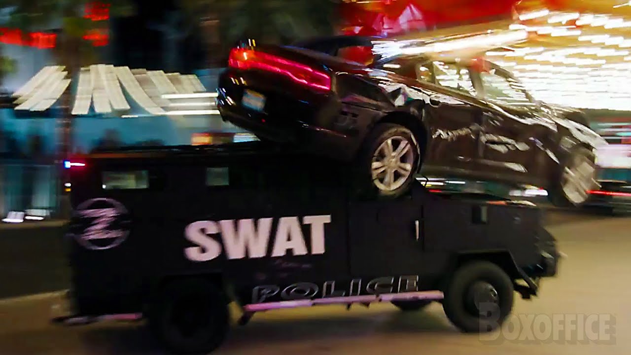 Vegas Car Chase | Jason Bourne | CLIP