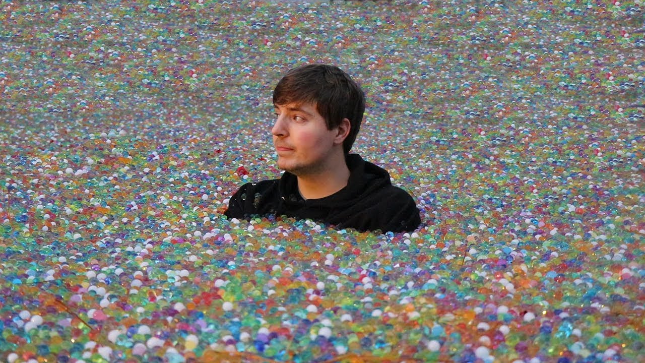 I Put 100 Million Orbeez In My Friend’s Backyard